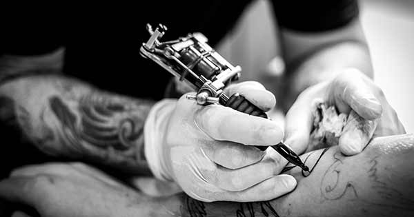 sicurezza tatuaggio, dermopigmentazione e piercing